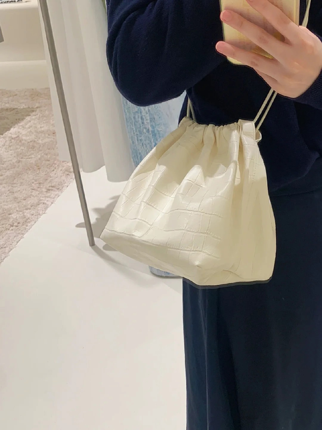 精品錢包短夾長夾 - JIL SANDER 日韓小姐姐瘋搶款來了，「小籠包」也能背上身！